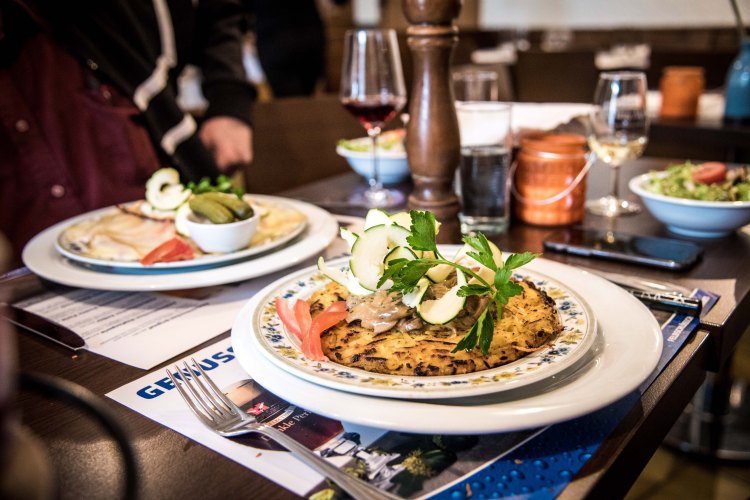 Lyon & Geneva 0197 - 20151027